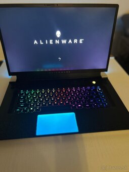 Predám herný notebook Alienware x17 R1 – i9 / RTX 3080 / 32G - 3