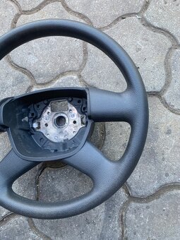 Predám nezodrany volant neošuchany do škoda - 3
