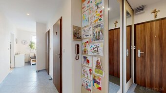 NOVÁ CENAPonúkame na predaj priestranný 3-izbový byt s log - 3