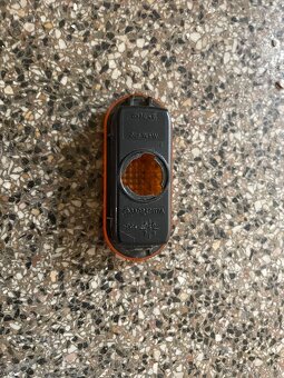 Predám bočné smerové svetlo – oranžové - 3