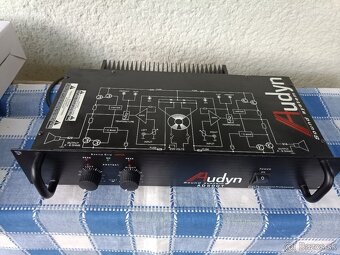 Výkonový case zosilnovače 2x600 + 2x300 W - 3