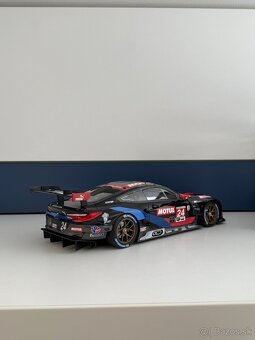 Bmw M8 GTE 1:18 Minichamps - 3