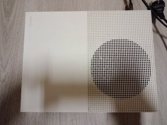 Xbox One S + ovládač - 3