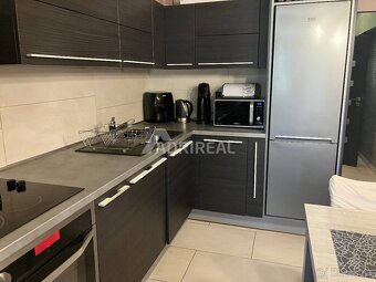 PREDAJ:3i byt s lódžiou;zariadený;Starohorská-BB; 177.900 € - 3