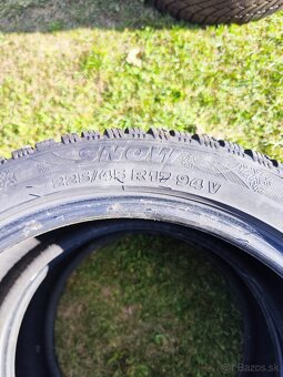 Predám zimné pneumatiky 225/45 - 3