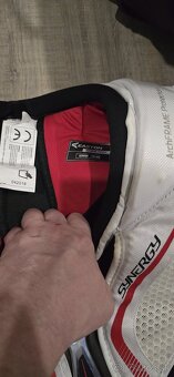 Hokejova vystroj - 3