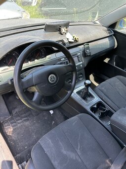 Rozpredam Volkswagen passat b6 combi modry - 3