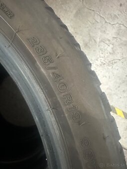 Predám zimné pneu 235/40R19 - 3