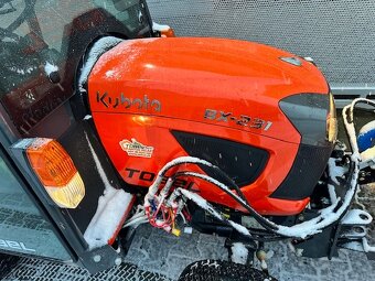 Zánovný traktor Kubota BX231-zimný set 4WD - 3