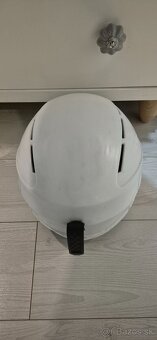 Predám dámsku lyžiarskú prilbu - 3