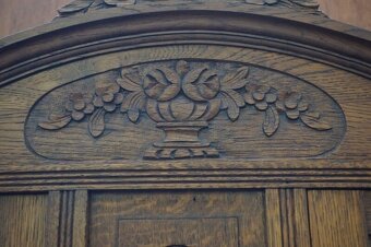 Starožitný kredenc - 3