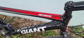 Predám horský celoodpruzeny MTB bicykel Giant - 3