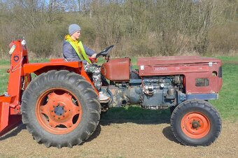 Traktor Zetor - 3