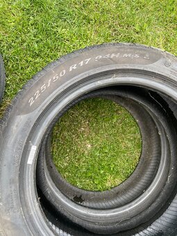 Predám pneu 225/50 R17 2ks - 3