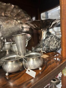 Strieborná gravírovaná solnička - 3