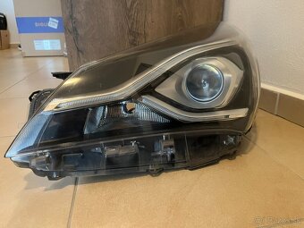 Toyota Yaris 3 2017-2020 facelift, predné ľavé svetlo - 3