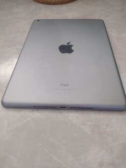 9.7" tablet iPad 6.generacie 2018 Space Gray - 3