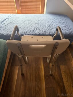 Sprchovacia zdravotnicka stolicka - 3