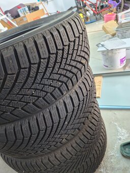 215/55 r17 Yokohama Bluearth - 3