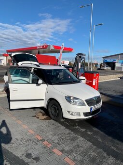 Skoda Fabia 1.4 16v 2011 - 3