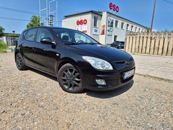 Predám Hyundai i30 2.0 benzín - 3