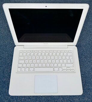 PREDÁM - apple MacBook WHITE 13 Unibody - 3