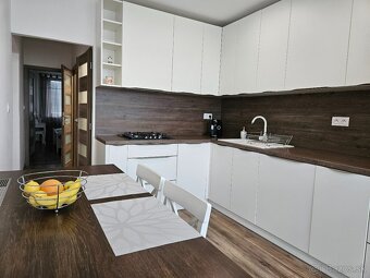 PREDAJ 3i byt,M.Rázusa/PRIEVIDZ–70,40 m2 - 3