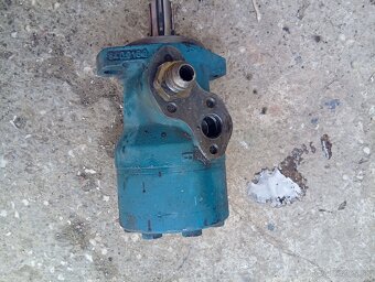 Predám tento hydromotor -- - 3