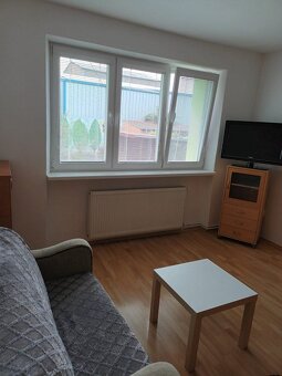 Na prenájom pekný prerobený 1 izbový byt, ulica Modranská, T - 3