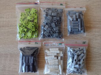 Lego Technic konektory, piny a osky - 3