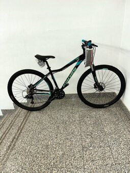 Kross Lea 5.0, 29/ 27,5 bicykel dámsky, Black Turquoise Glos - 3