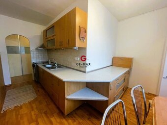 3-izbový byt vo vyhľadávanej lokalite Komenského – ideálny p - 3