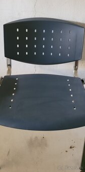 Predám plastovú stolička - 3