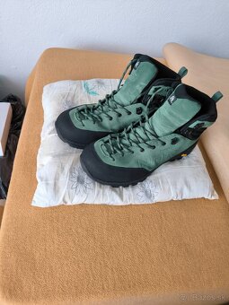 Predám turistické topánky značky North - 3