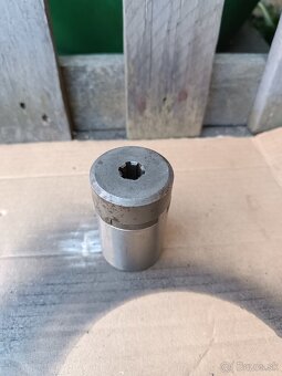 Predám spojku na Hydrocerpadla - 3