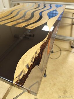 Epoxidový konferenčný stôl z 300 ročného duba - 3