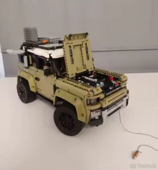 Technic 42110 - Land Rover Defender (2573 dielikov) - 3