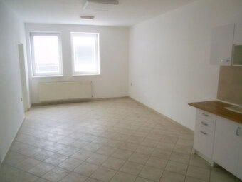 Prenájom bytu 2 + 1 v Čadci - 3