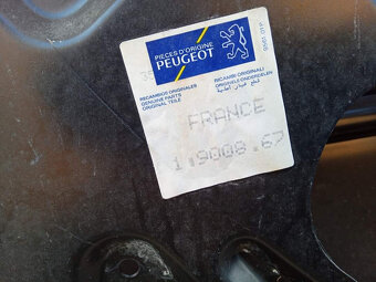 Predám náhradné diely na Peugeot 405 - 3