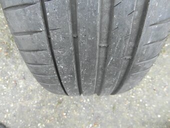 225/45 R18 - 3