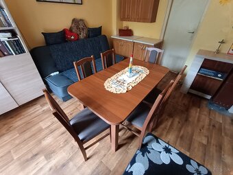 Rozkládací stôl a 6 mohutných stoličiek - 3