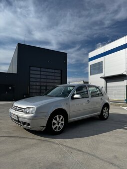 Volkswagen Golf 1.6 SR – pojazdný, vhodný na ND alebo opravu - 3