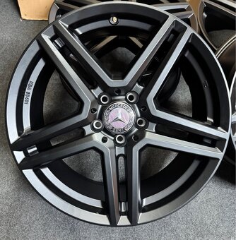 5x112 R19 Rial M10 Uniwheels ET 54 čierna matn - 3
