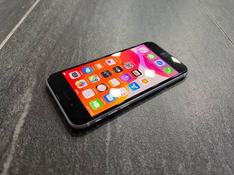 Apple iPhone SE (2020) 128 GB White - 3