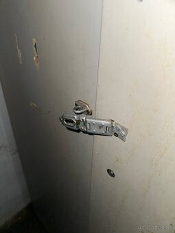 Stará kovová skriňa - 3