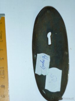 Starý mosadzný štítok. - 3