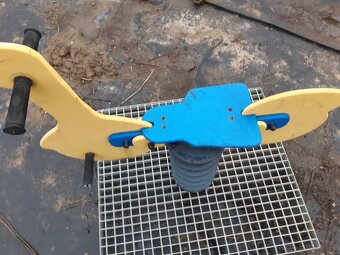 Predam pruzinovu hojdacku - 3