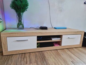 Praktická obývacia stena - 3