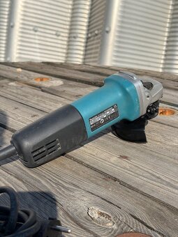 Uhlová brúska Makita - 3