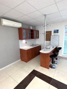 Priestranný obchodný priestor prízemie 105 m2 Galanta - 3